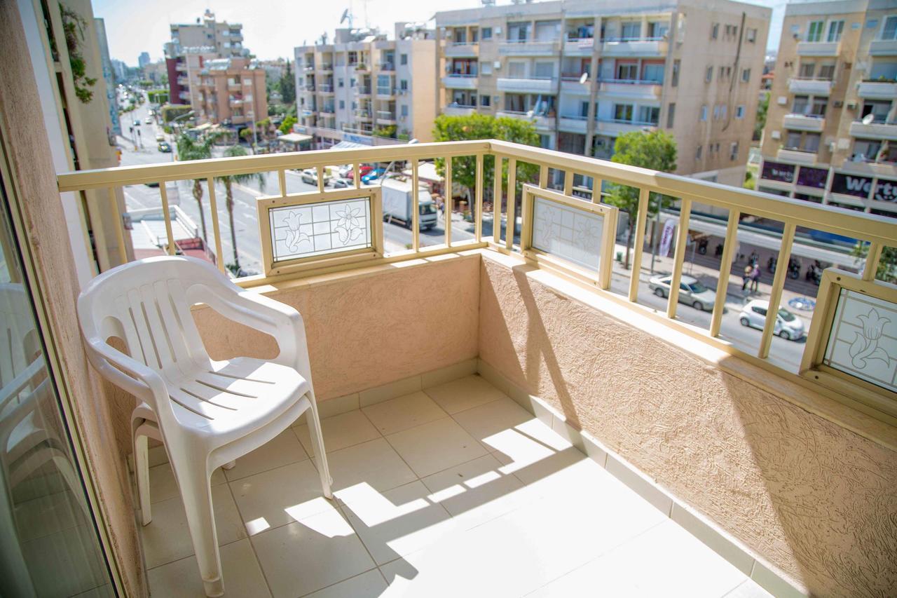 Chrysanthos Boutique Apartments Limassol Exterior foto